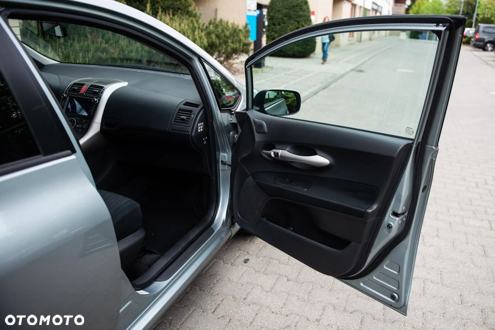 Toyota Auris 1.33 VVT-i Premium - 23