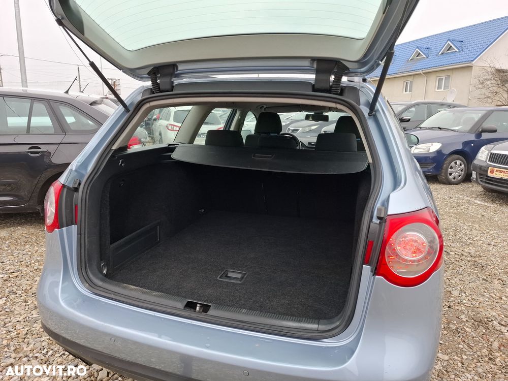 Volkswagen Passat 2.0 TDI BlueMotion Technology DPF Comfortline - 9