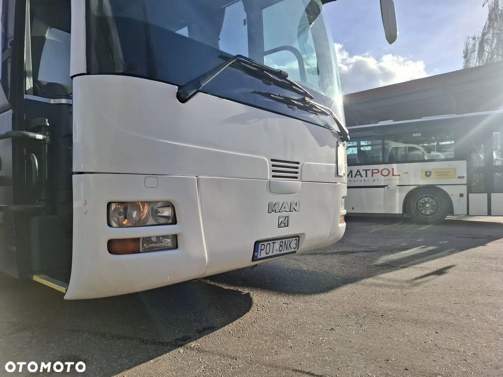 MAN LION'S COACH - 27