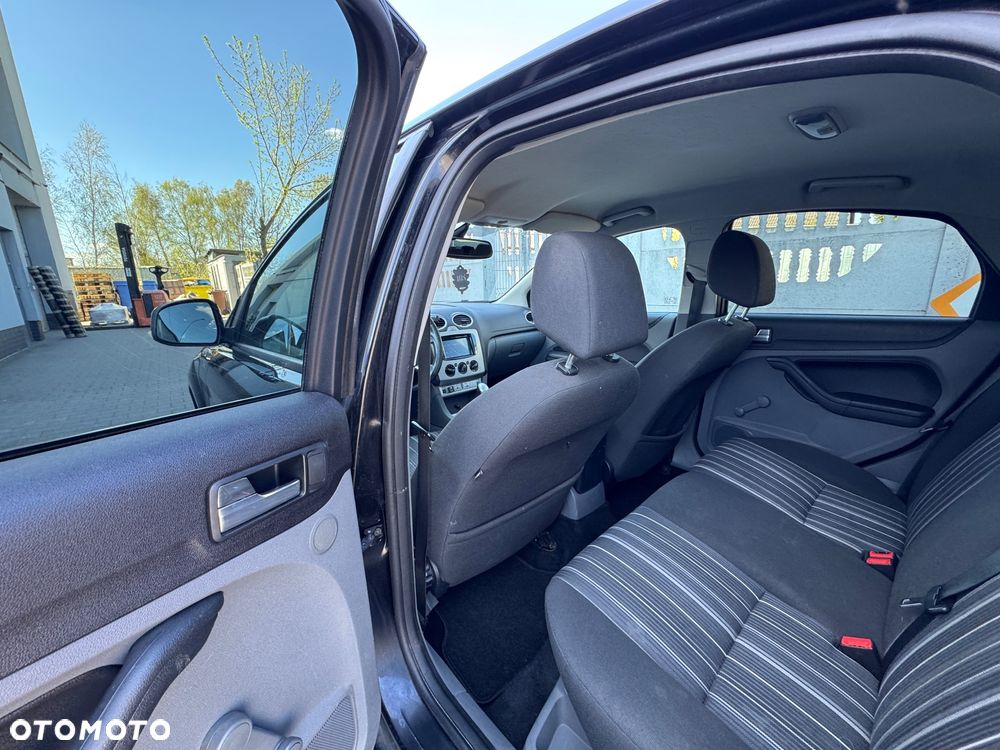 Ford Focus 1.8 Style+ - 6