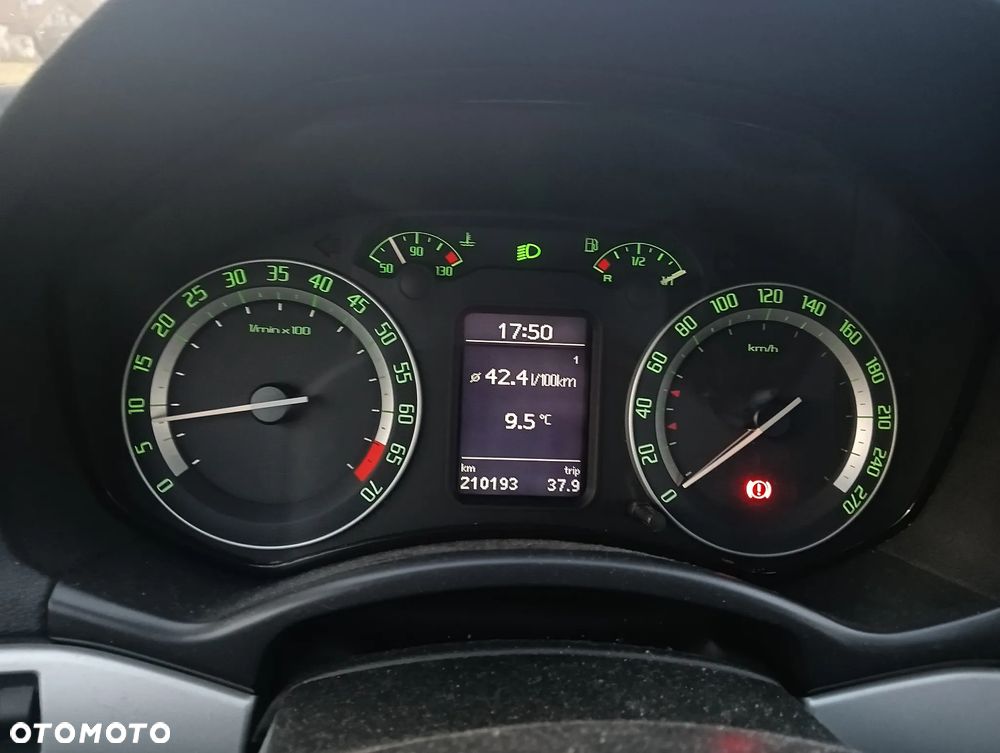 Skoda Octavia 2.0 TSI RS - 18