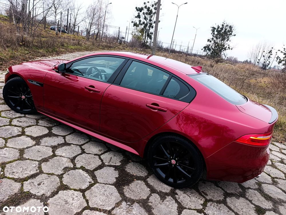 Jaguar XE 20d R-Sport - 30