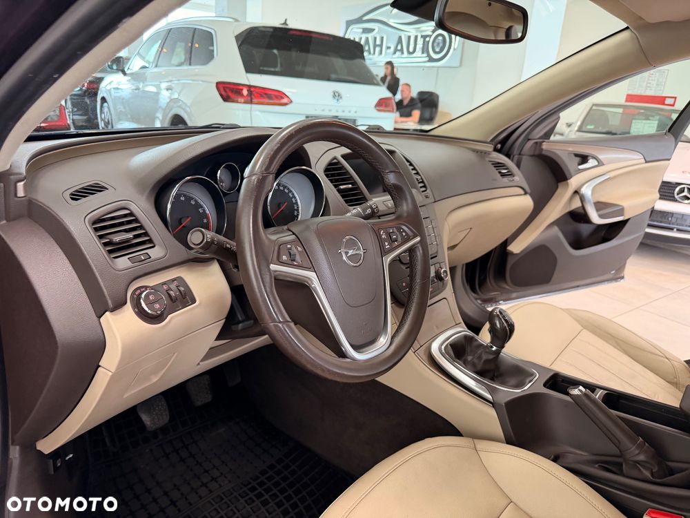 Opel Insignia - 22