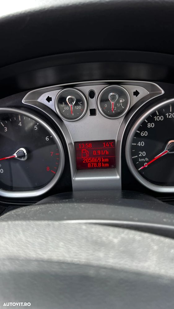 Ford Focus 1.6 Ambiente - 4