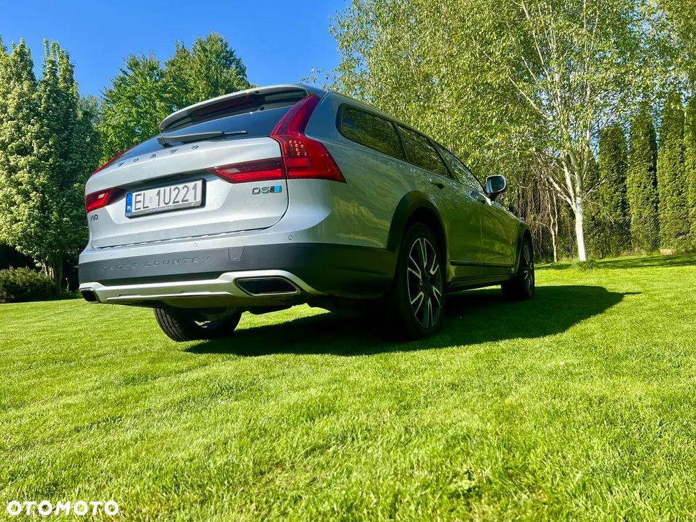 Volvo V90 D5 AWD Geartronic Momentum Pro - 4