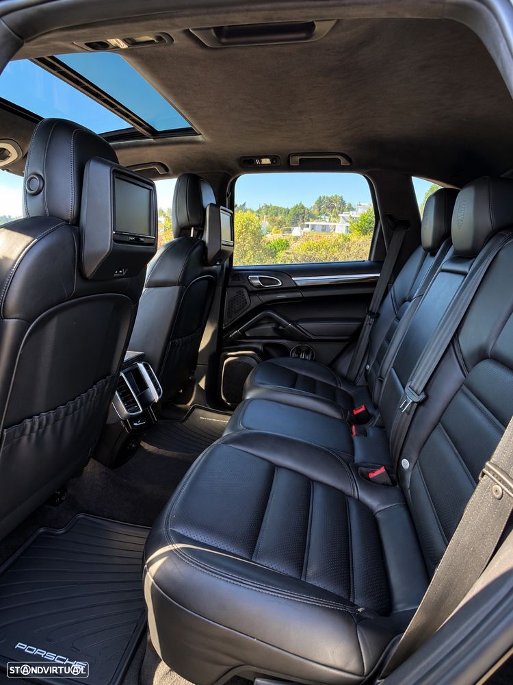 Porsche Cayenne - 7