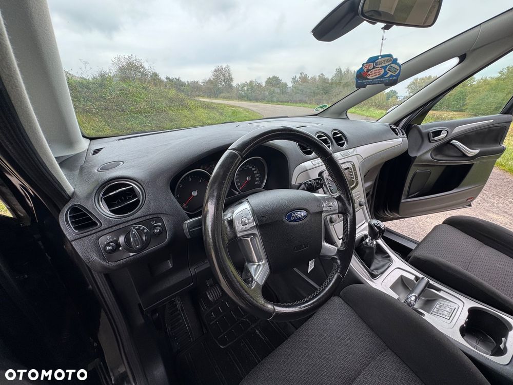 Ford S-Max - 34