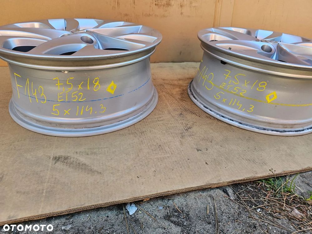 (F143) Renault OE / 7,5Jx18 ET52 5x114.3 / 403007842R - 15