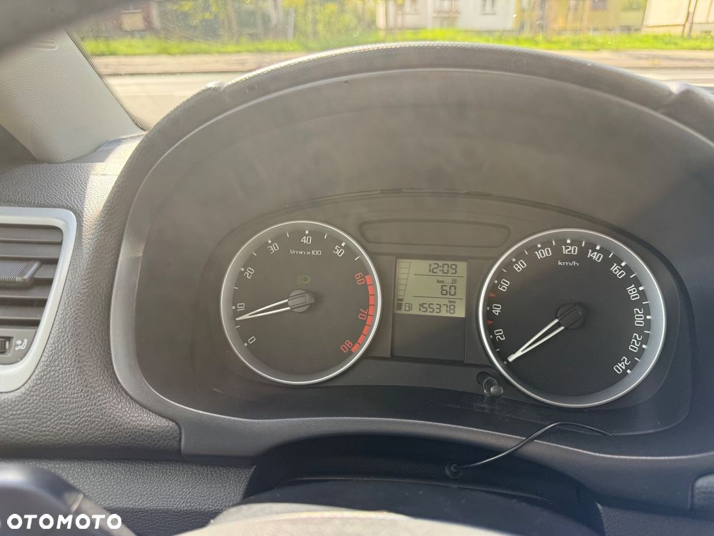 Skoda Fabia 1.6 16V Sportline - 19