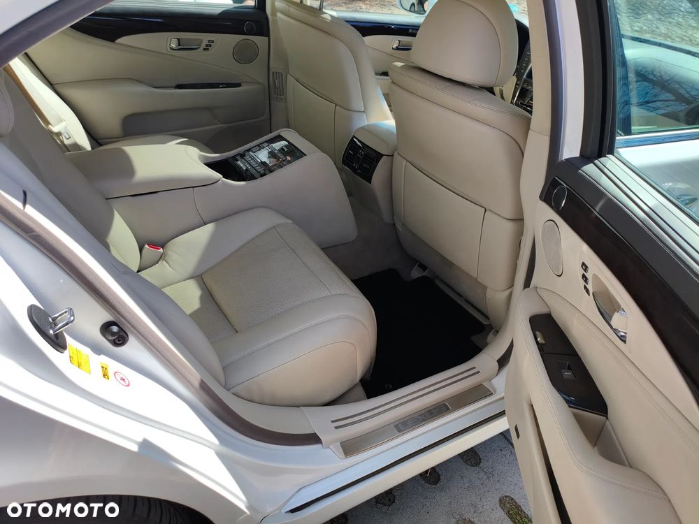 Lexus LS 600h L Prestige - 18