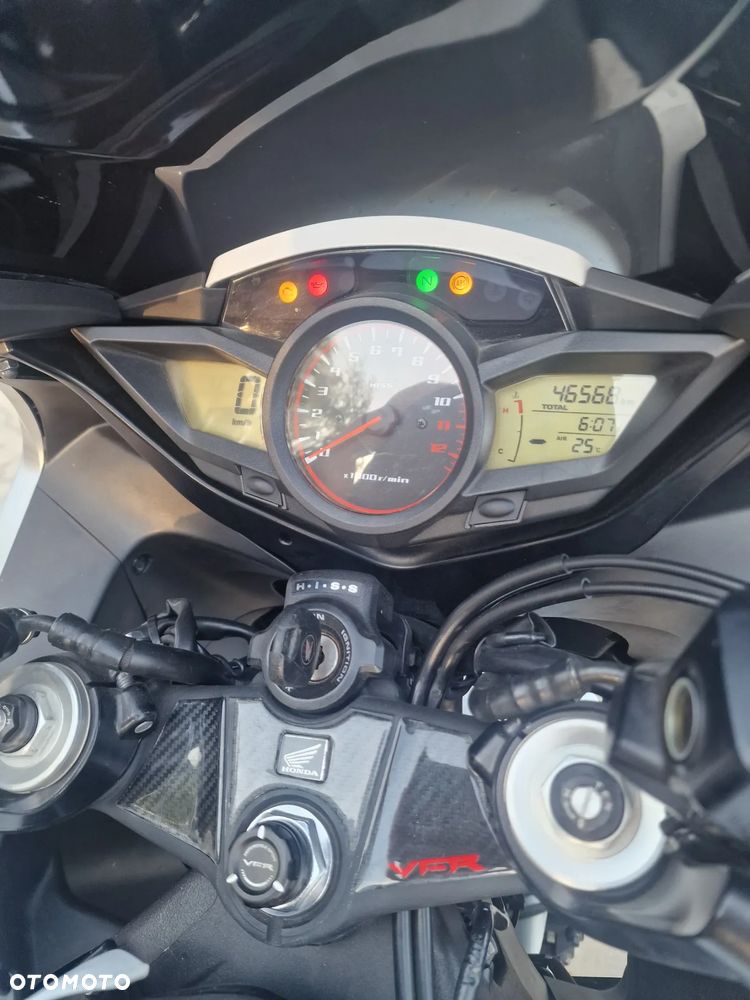 Honda VFR - 8