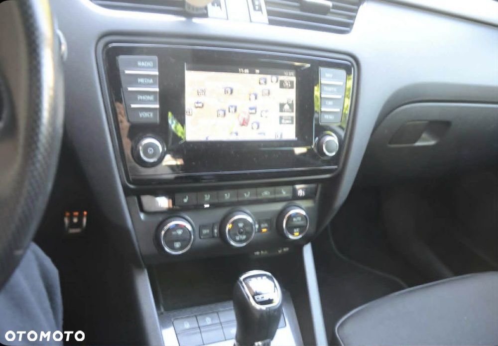 Skoda Octavia 2.0 TDI RS DSG - 10