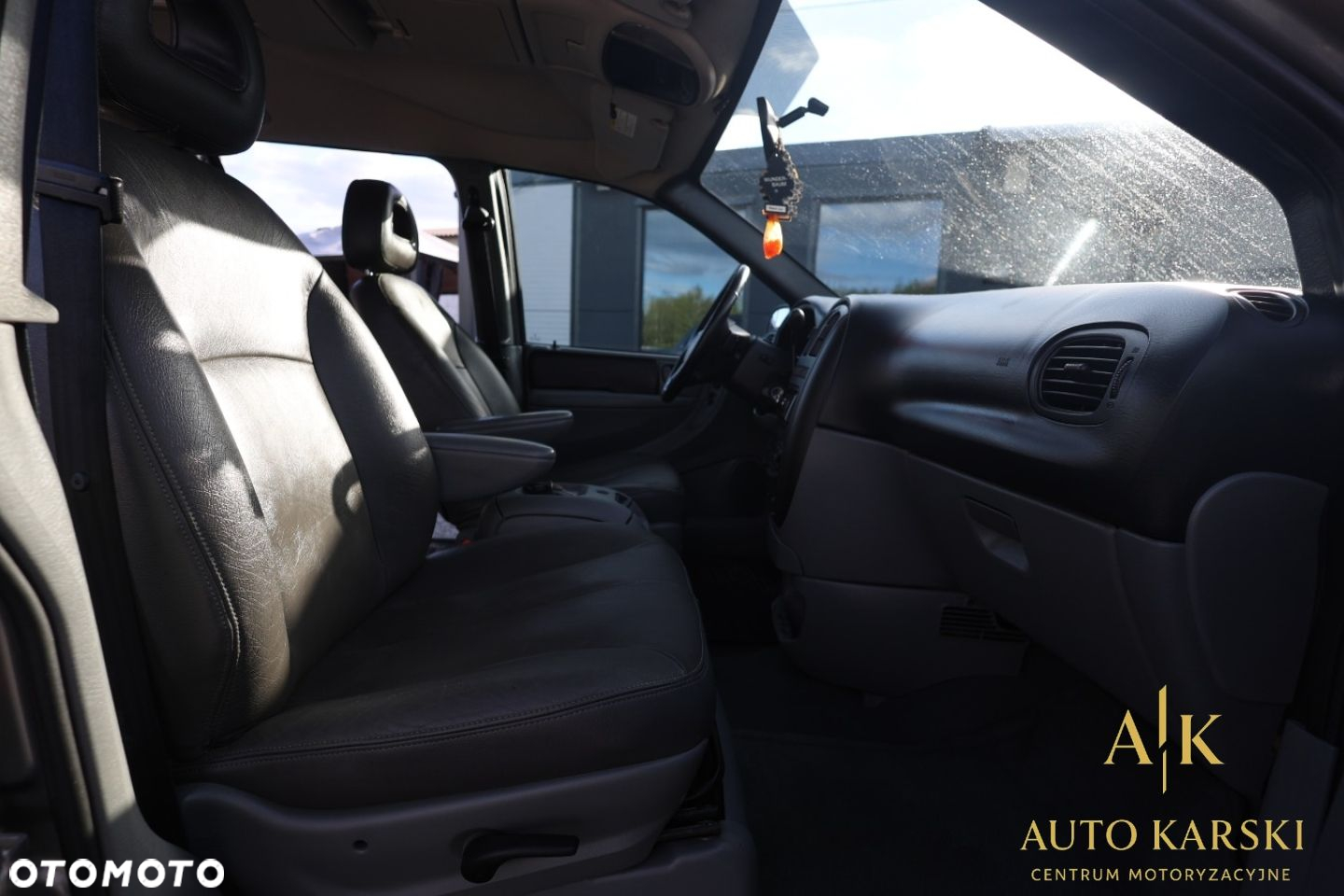 Chrysler Grand Voyager - 36