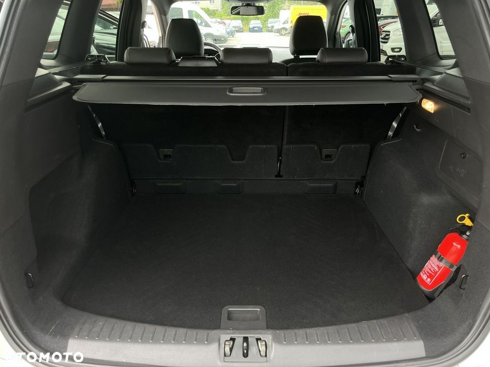 Ford Kuga 1.5 EcoBoost FWD ST-Line - 36