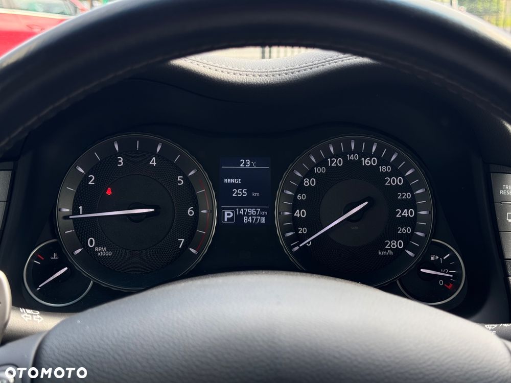 Infiniti Q70 2.2d Premium Executive - 13