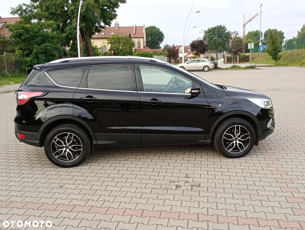 Ford Kuga 1.5 EcoBoost 2x4 Titanium - 5