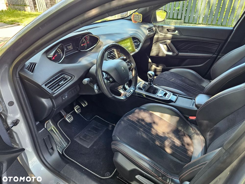 Peugeot 308 1.6 e-THP GT S&S - 21