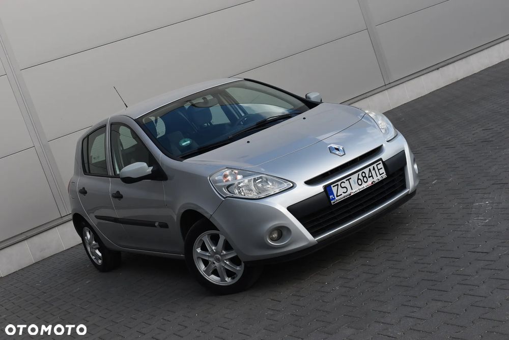 Renault Clio - 33