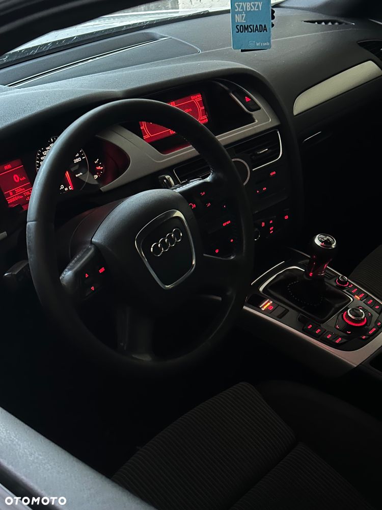 Audi A4 Limousine - 11