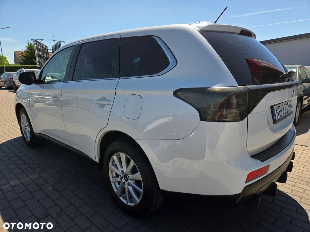 Mitsubishi Outlander 2.0 City Style 2WD - 4