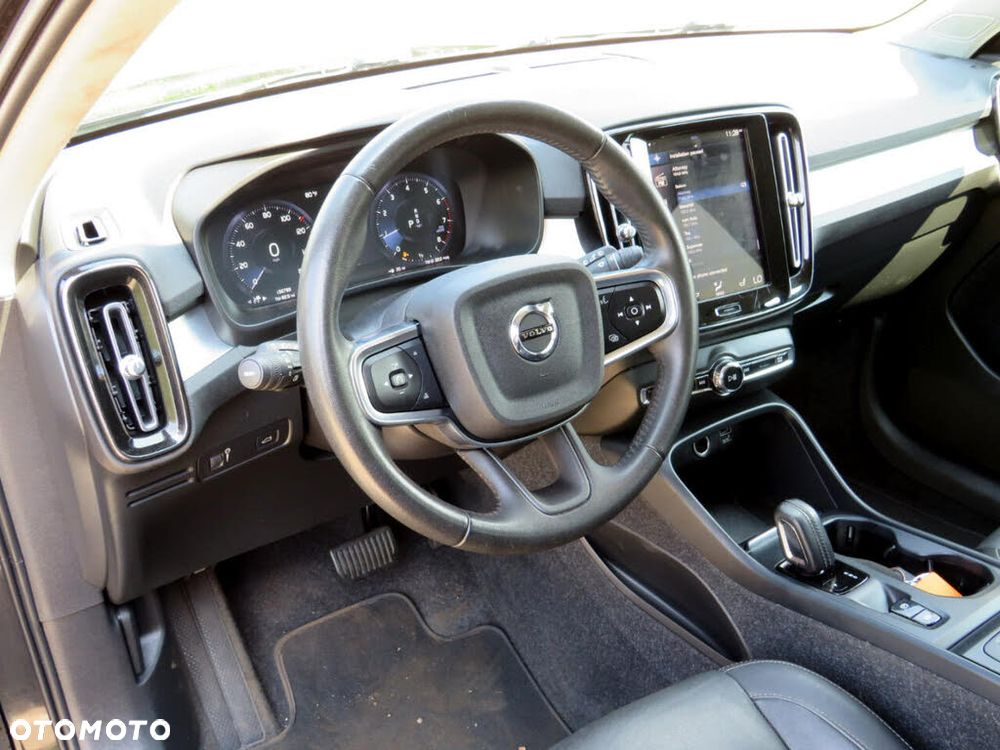 Volvo XC 40 T5 AWD Momentum - 8