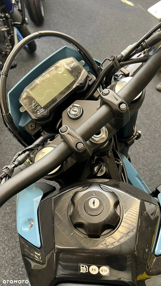 Suzuki DR-Z - 18