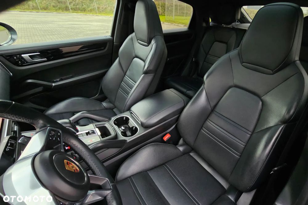 Porsche Cayenne - 23