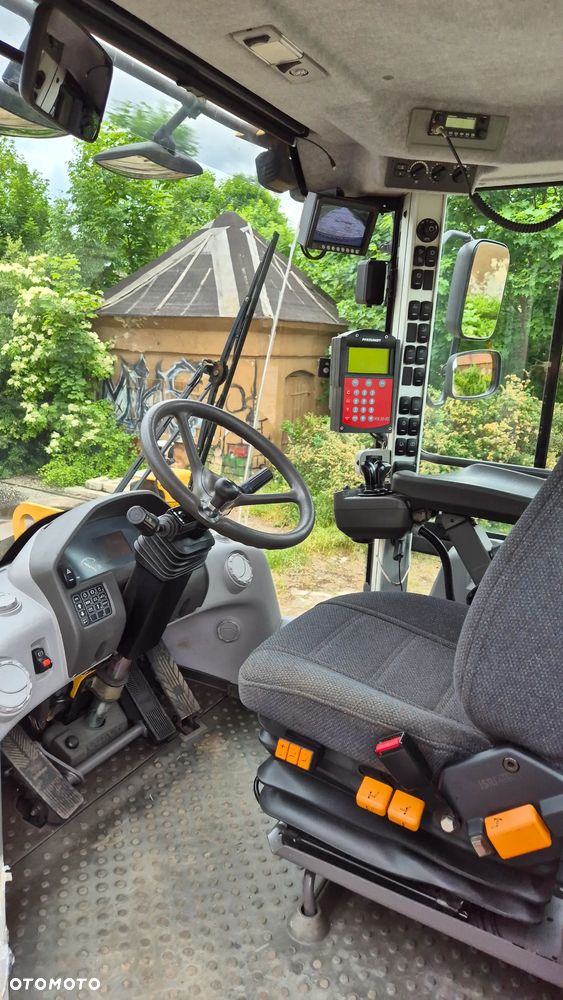 Volvo L 120 G - 7