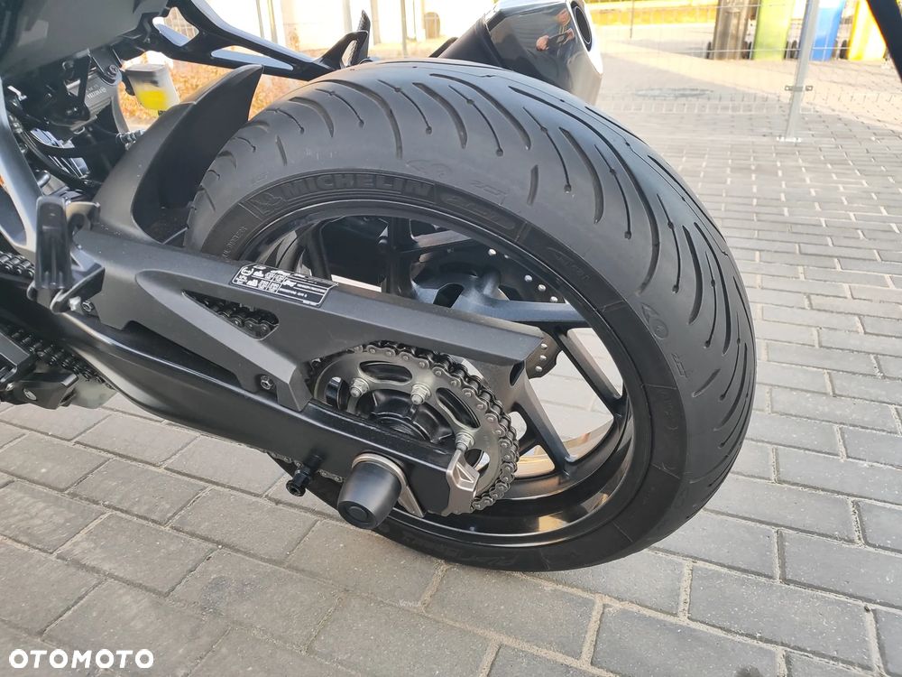 Suzuki GSX - 11