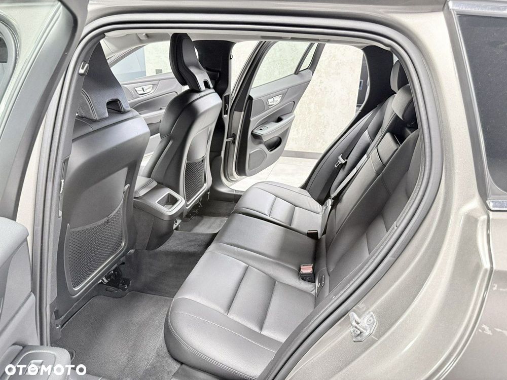 Volvo V60 D3 SCR Inscription - 38