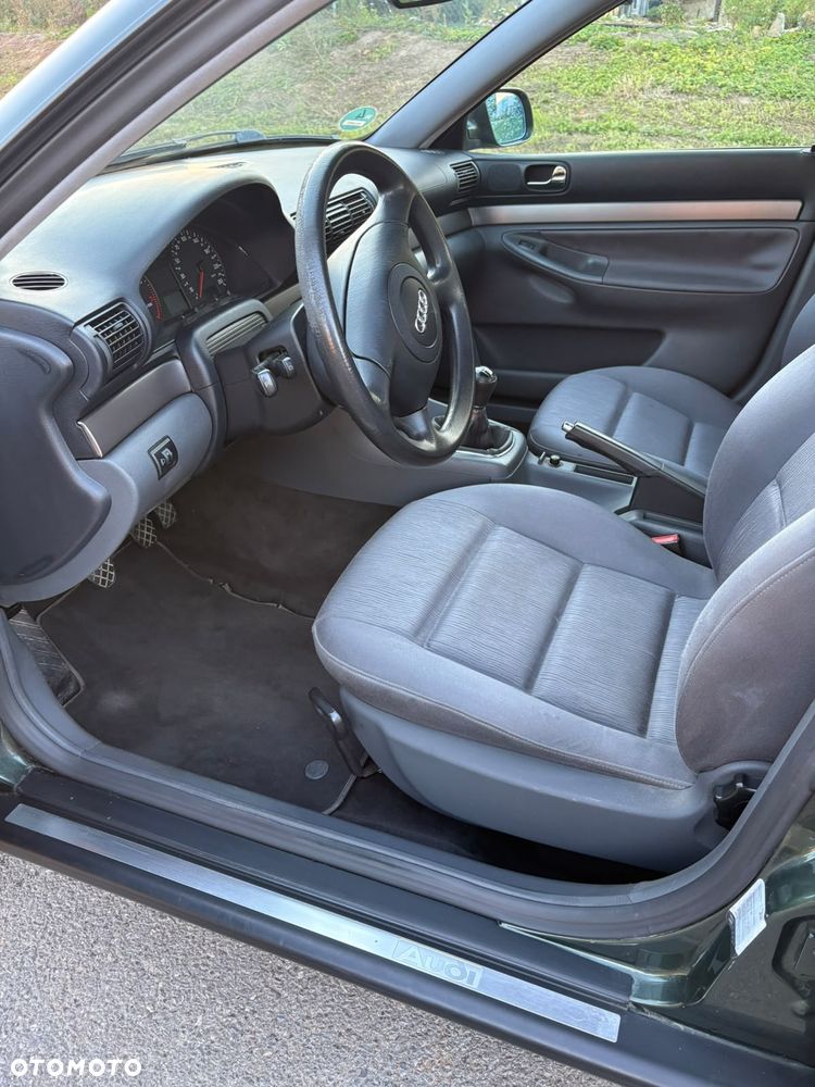 Audi A4 Limousine 1.6 - 11