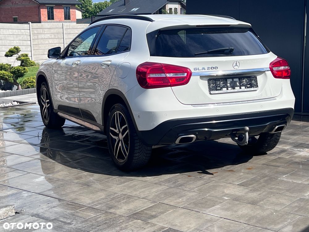 Mercedes-Benz GLA 200 7G-DCT StreetStyle - 12