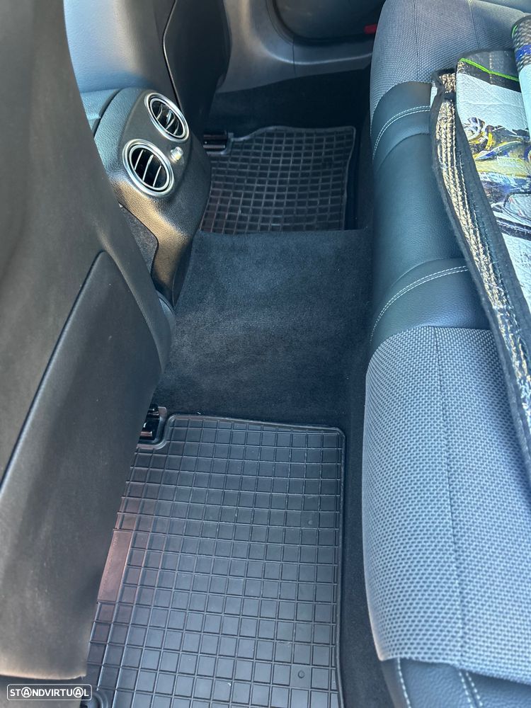 Mercedes-Benz E 220 d Avantgarde+ - 19