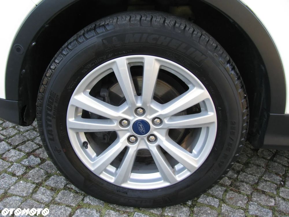 Ford Kuga 1.5 EcoBoost 2x4 Trend - 28