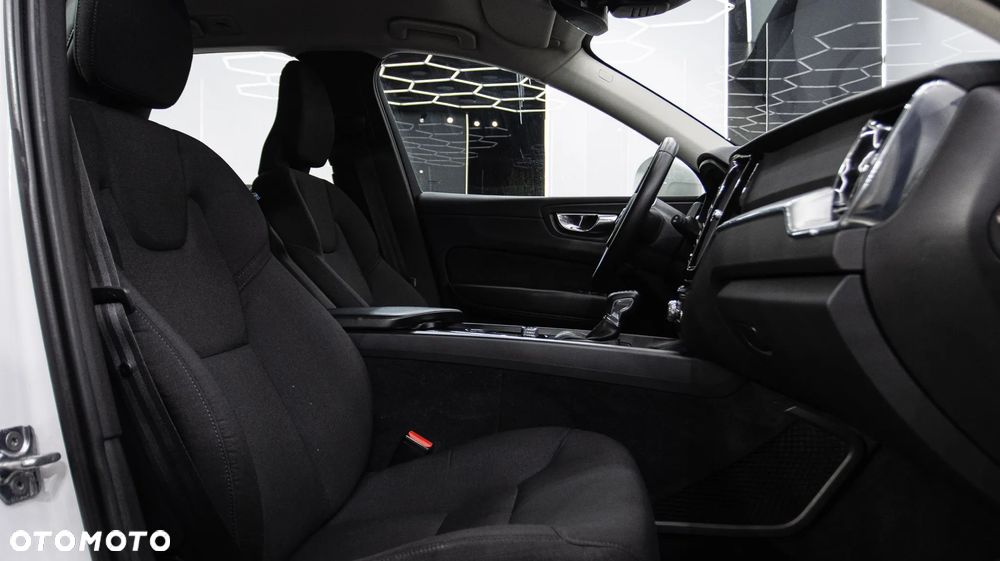 Volvo XC 60 T4 Momentum - 18