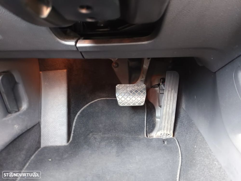 VW Golf 1.9 TDi Confortline DSG 7V - 35