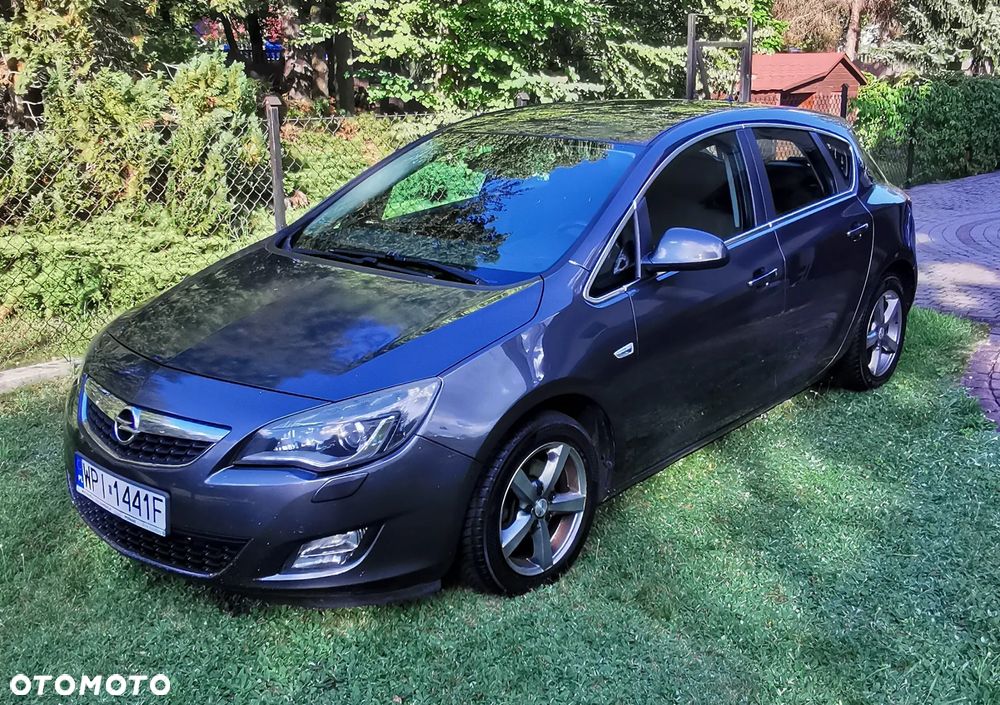 Opel Astra 2.0 CDTI Cosmo - 1
