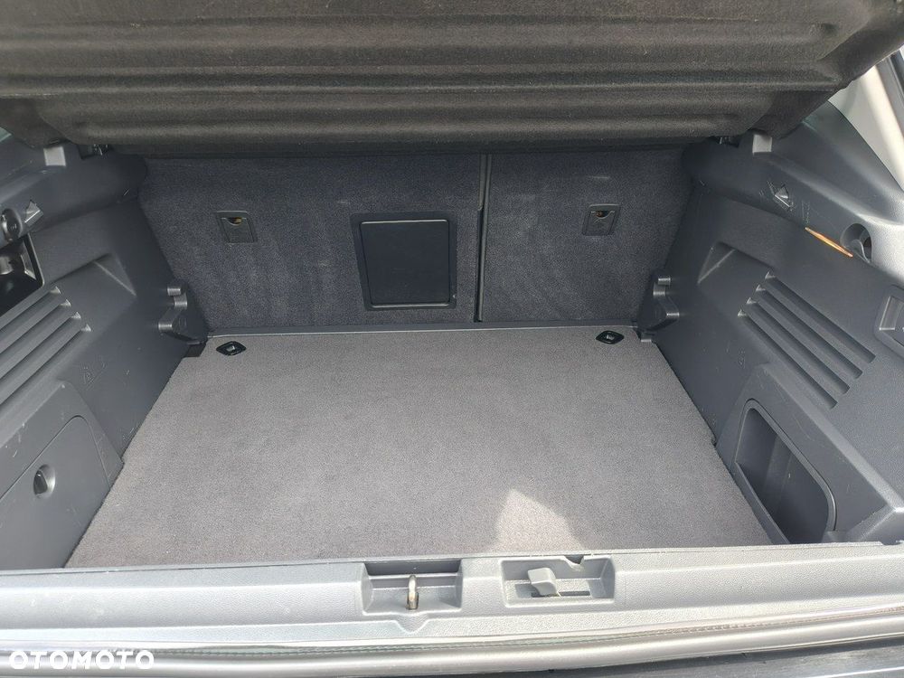 Peugeot 3008 1.6 BlueHDi Active S&S - 32