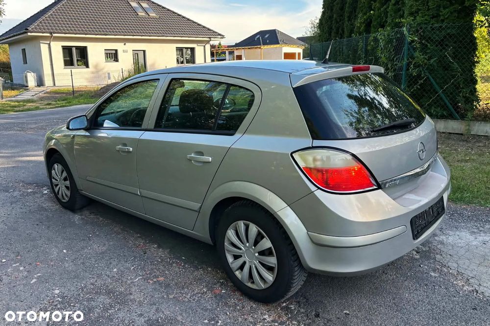 Opel Astra 1.6 Catch me now - 17