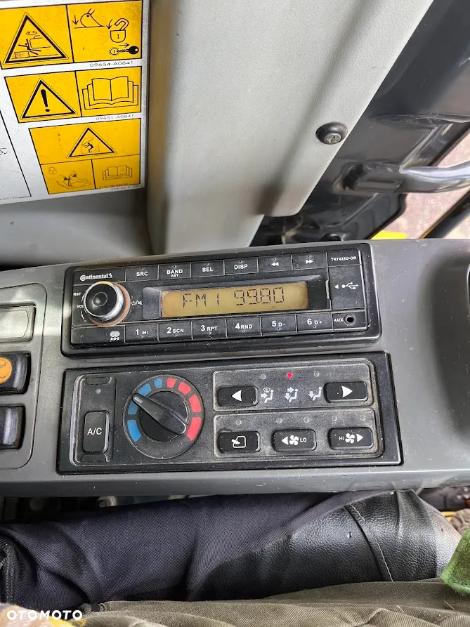 Komatsu 98MR - 14