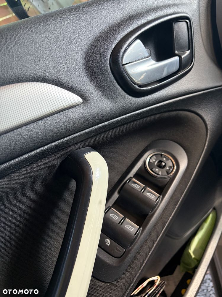 Ford S-Max - 12