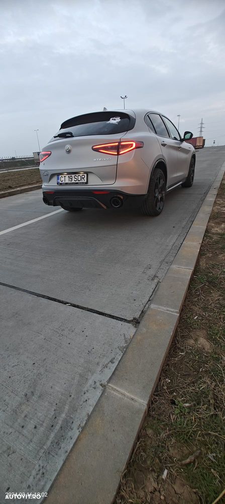Alfa Romeo Stelvio 2.0 Turbo AWD AT8 Competizione - 4