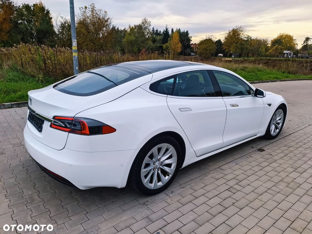 Tesla Model S Long Range Plus - 24