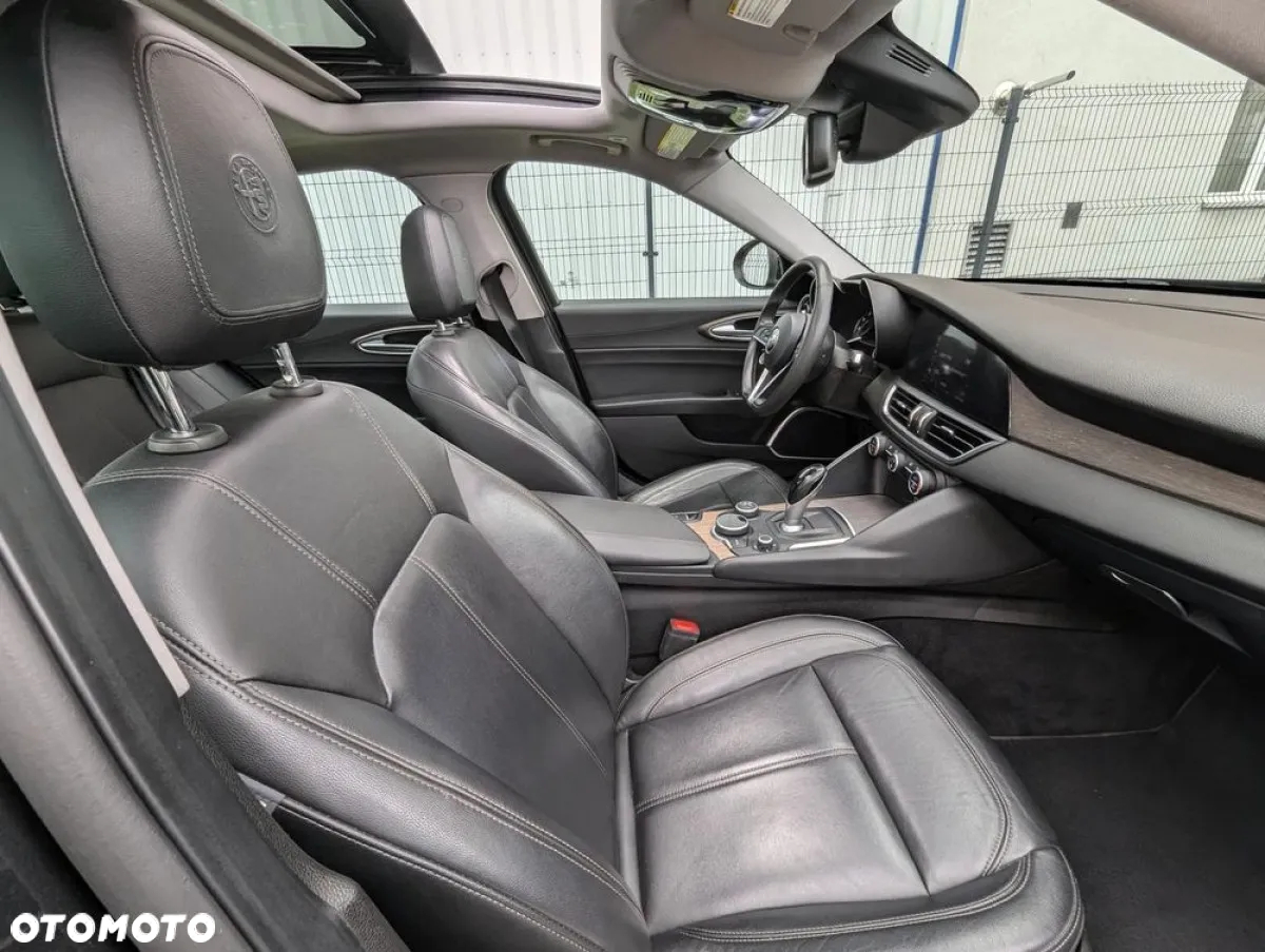 Alfa Romeo Giulia 2.0 Turbo TI Q4 - 12
