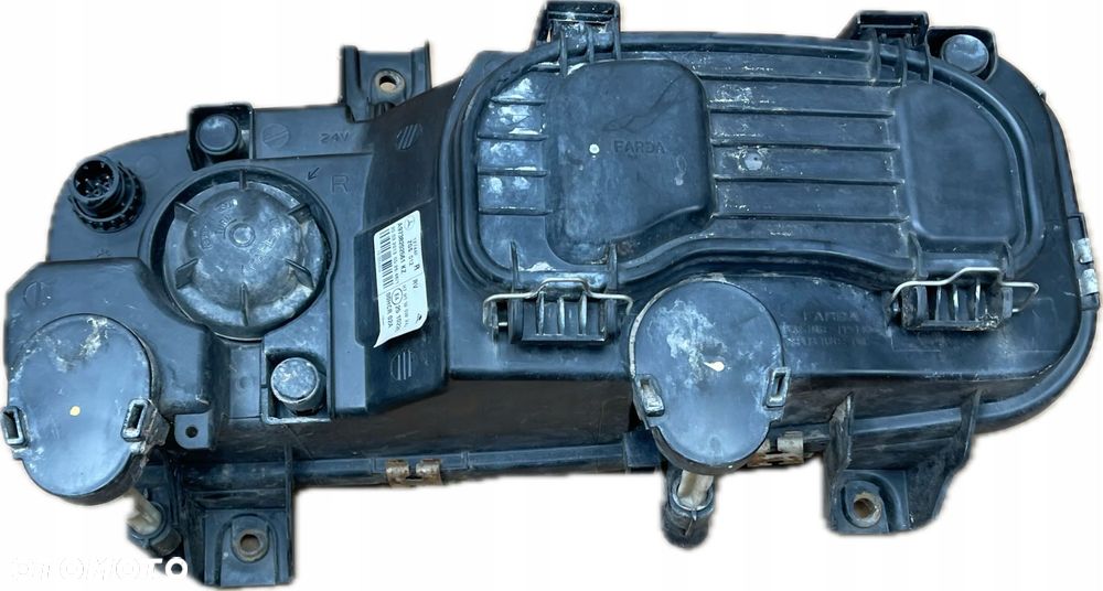 MERCEDES ATEGO 2004 - LAMPA PRAWA PRZÓD REFLEKTOR A9738202561 - 4