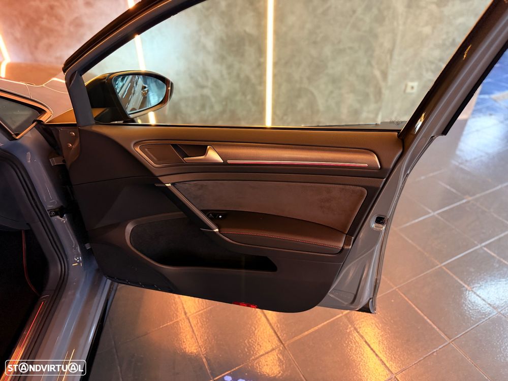 VW Golf GTI TCR 2.0 TSI OPF DSG - 23