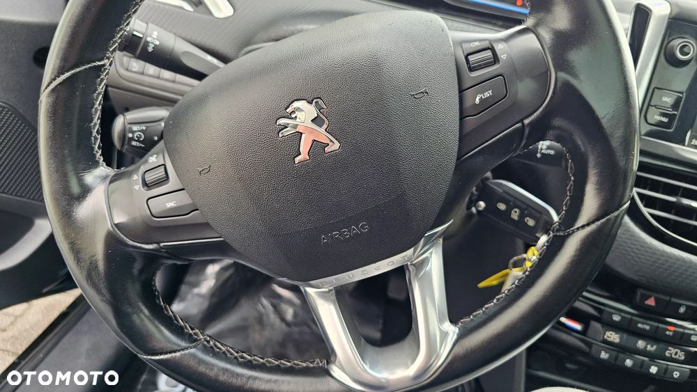 Peugeot 2008 BlueHDi 100 STOP & START Allure - 18