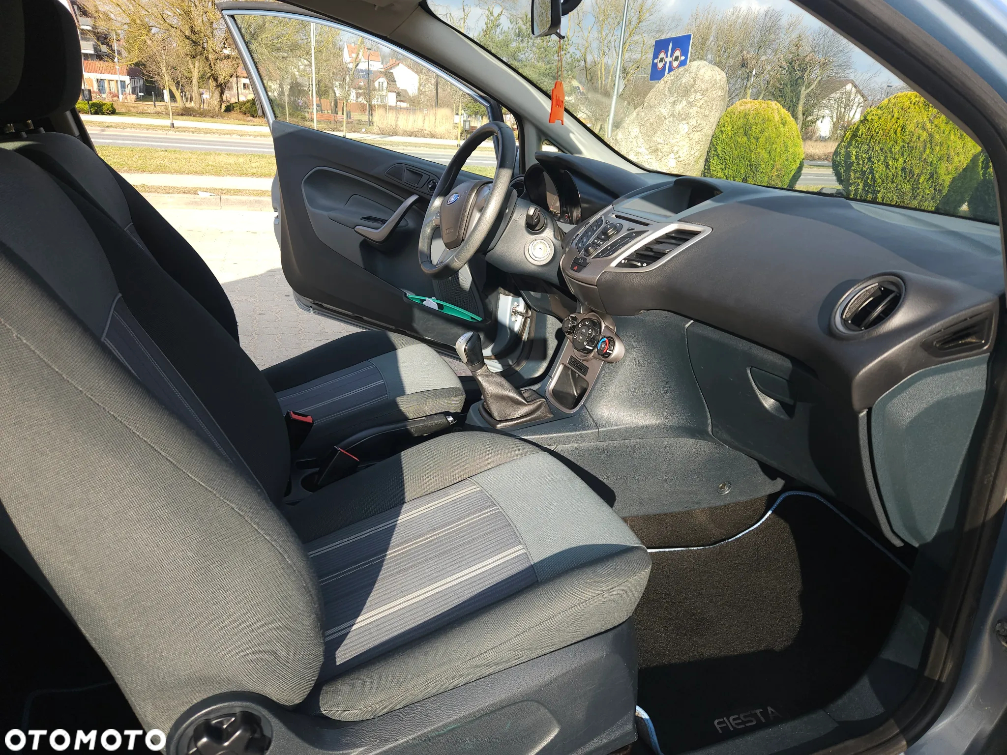 Ford Fiesta - 25