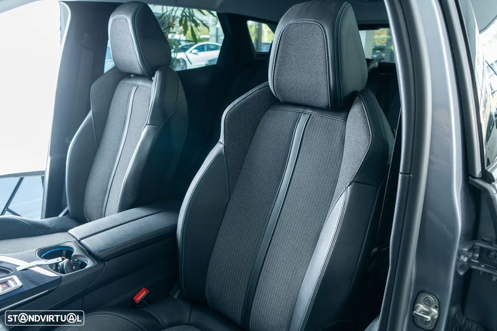 Peugeot 3008 1.6 Hybrid Allure Pack e-EAT8 - 22