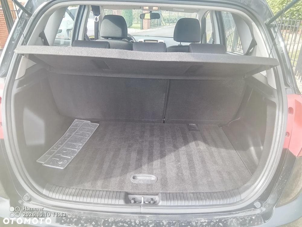 Kia Venga - 17
